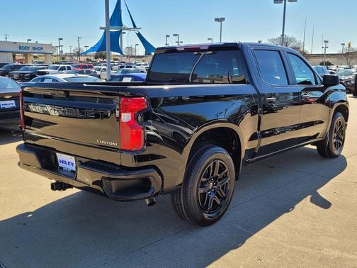 2023 Chevrolet Silverado 1500 Custom