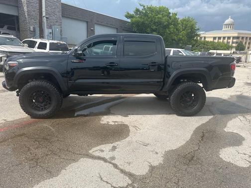 Midnight Black Metallic 2019 Toyota Tacoma TRD Pro