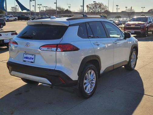 2024 Toyota Corolla Cross LE