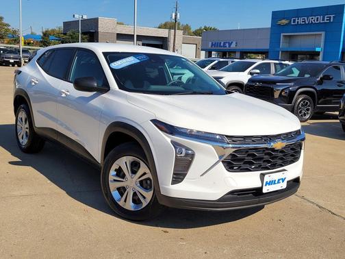 2024 Chevrolet Trax LS