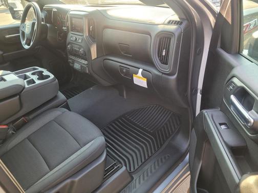 Sterling Gray Metallic 2026 Chevrolet Silverado 2500 Custom