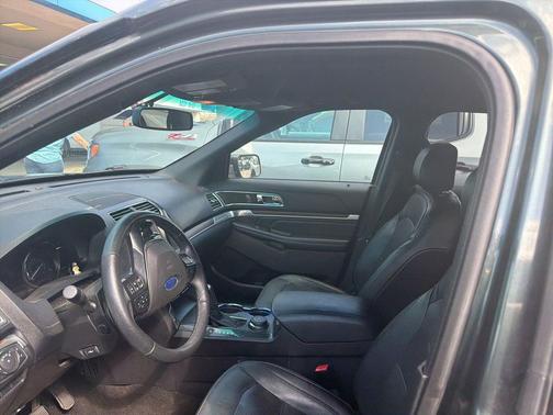 Guard Metallic 2016 Ford Explorer Limited