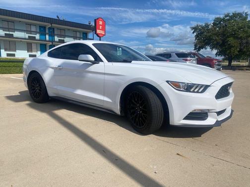 2016 Ford Mustang V6
