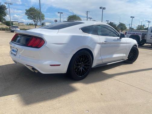 2016 Ford Mustang V6