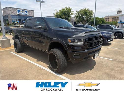 Diamond Black Crystal Pearlcoat 2023 RAM 1500 Laramie