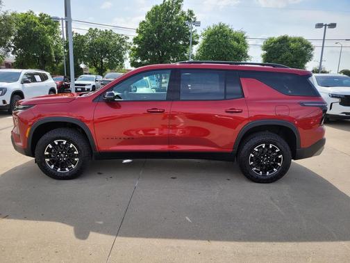 Radiant Red Tintcoat 2026 Chevrolet Traverse AWD Z71