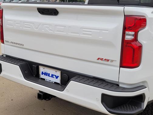 Summit White 2026 Chevrolet Silverado 1500 RST
