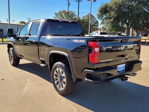 2026 Chevrolet Silverado 2500 Custom