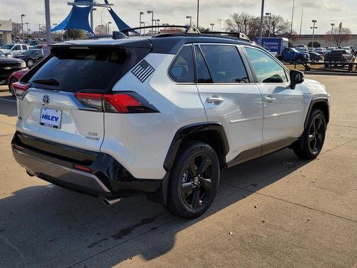 2021 Toyota RAV4 Hybrid SE