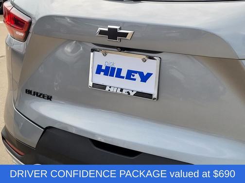 Sterling Gray Metallic 2023 Chevrolet Blazer 2LT
