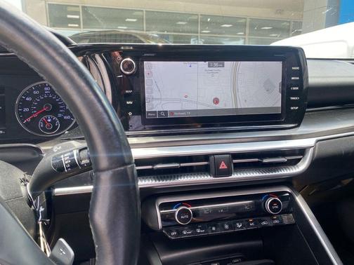 Glacial White Pearl 2023 Kia K5 GT