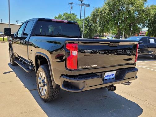 Black 2026 Chevrolet Silverado 2500 Custom