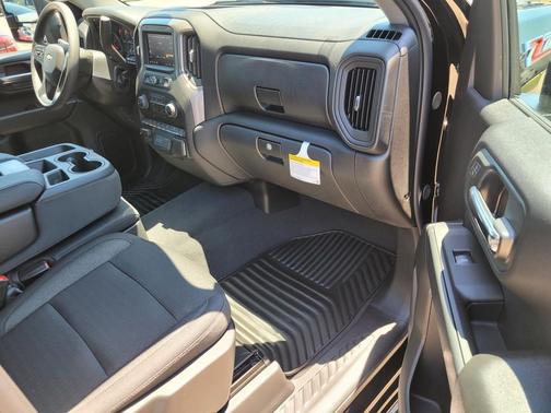 Black 2026 Chevrolet Silverado 2500 Custom