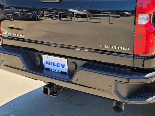 Black 2026 Chevrolet Silverado 2500 Custom