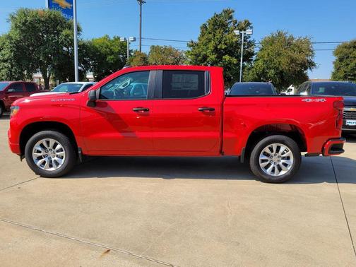 2025 Chevrolet Silverado 1500 Custom