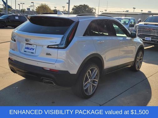 Crystal White Tricoat 2022 Cadillac XT4 Sport