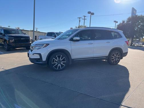 2022 Honda Pilot Touring 8-Passenger