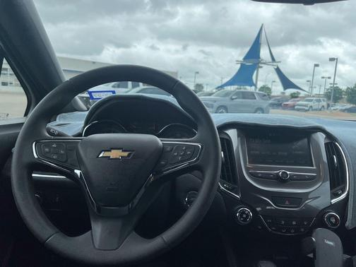 Nightfall Gray Metallic 2018 Chevrolet Cruze LT