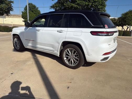 Bright White Clearcoat 2025 Jeep Grand Cherokee Summit