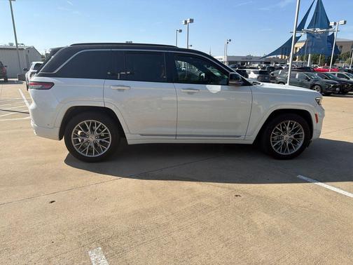 Bright White Clearcoat 2025 Jeep Grand Cherokee Summit