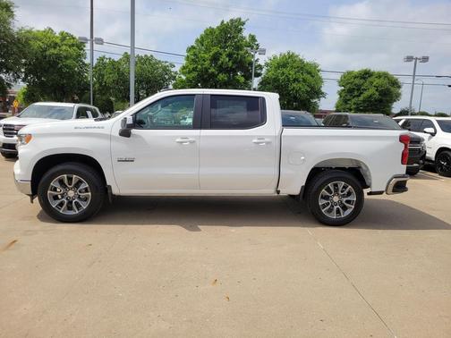 Summit White 2026 Chevrolet Silverado 1500 LT