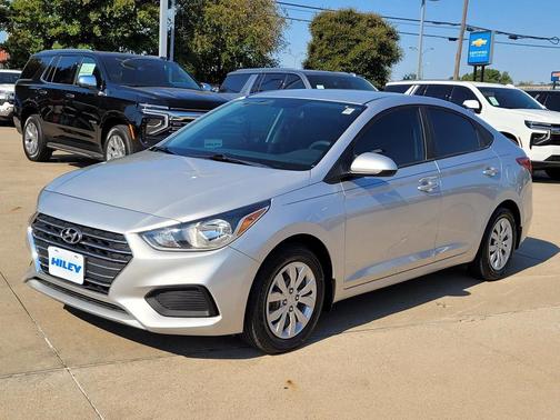 2020 Hyundai Accent SE