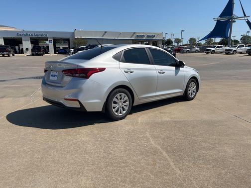 2020 Hyundai Accent SE