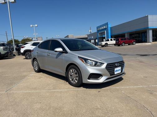 2020 Hyundai Accent SE