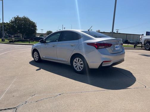 2020 Hyundai Accent SE