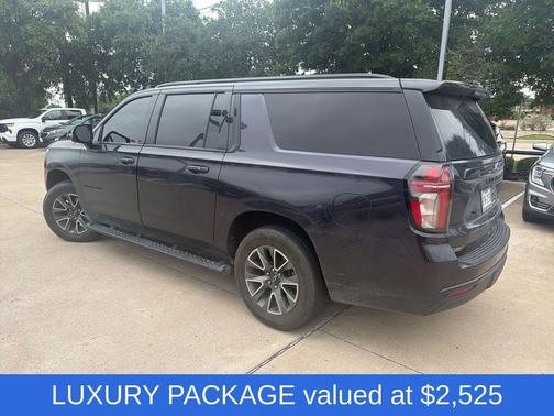 Dark Ash Metallic 2023 Chevrolet Suburban 4WD Z71