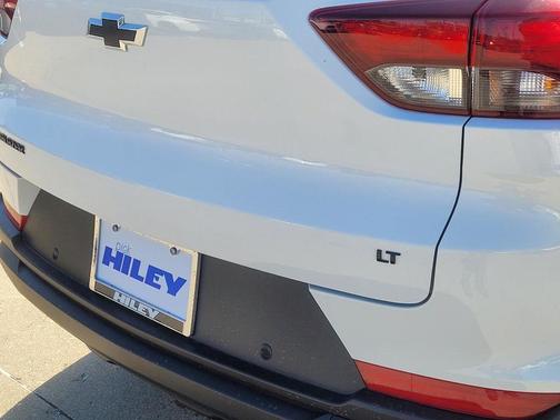 Summit White 2026 Chevrolet Trailblazer LT