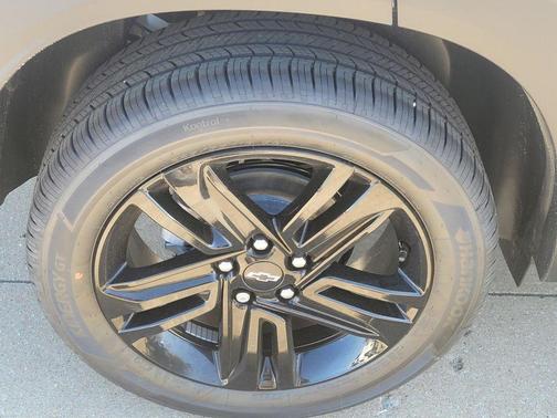 Summit White 2026 Chevrolet Trailblazer LT