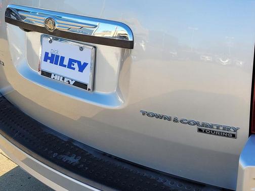 2010 Chrysler Town & Country Touring