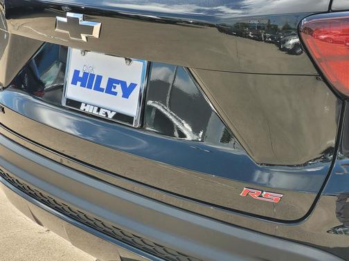 Mosaic Black Metallic 2026 Chevrolet Trax FWD 1RS