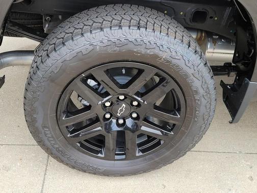 Black 2026 Chevrolet Silverado 1500 Custom