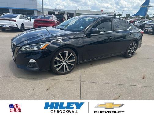 Super Black 2020 Nissan Altima SR FWD
