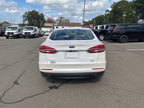 2020 Ford Fusion SE