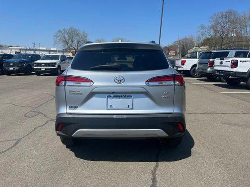 2022 Toyota Corolla Cross LE