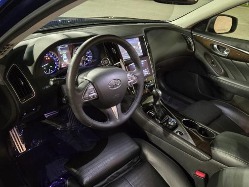 2016 INFINITI Q50 3.0t RED SPORT 400