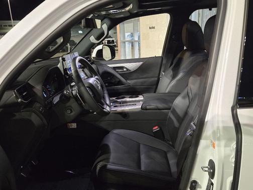 2025 Lexus LX 700h F SPORT