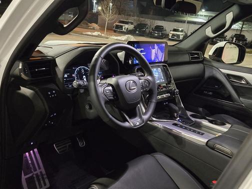 2025 Lexus LX 700h F SPORT