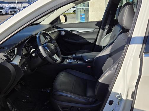 2022 INFINITI QX50 ESSENTIAL AWD