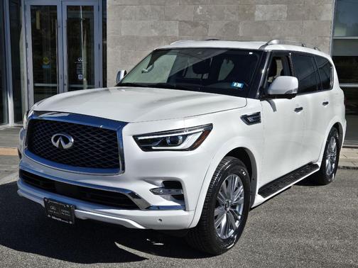 2022 INFINITI QX80 Luxe