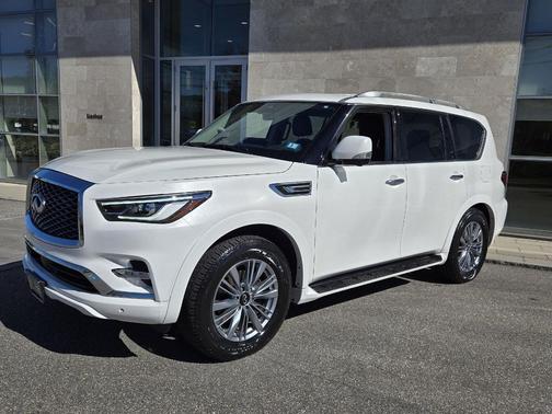 2022 INFINITI QX80 Luxe