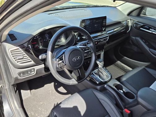 Gravity Gray 2021 Kia Seltos EX