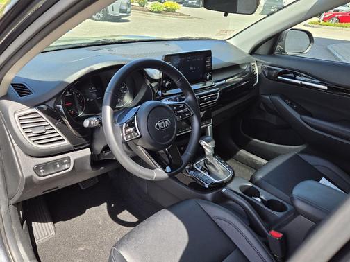 Gravity Gray 2021 Kia Seltos EX