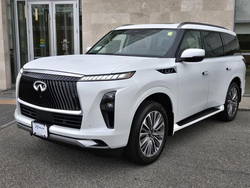 2026 INFINITI QX80 Luxe
