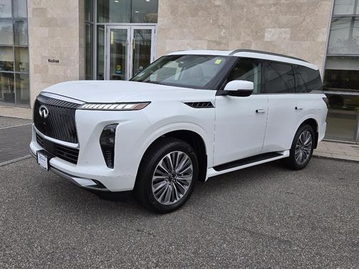 2026 INFINITI QX80 Luxe