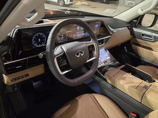 2026 INFINITI QX80 Luxe