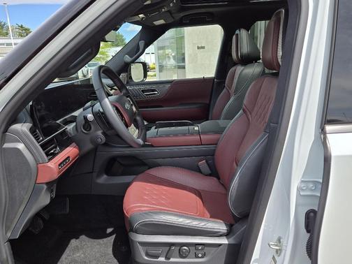 Radiant White/Black Obsidian 2026 INFINITI QX80 AUTOGRAPH AWD